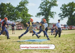 Jugendliche der Jugendfeuerwehr bei den Wettkämpfen